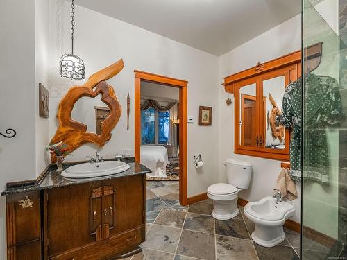 2035 Widgeon Rd, Qualicum Beach, BC - Indoor Photo Showing Bathroom