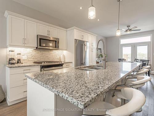 215 Cherry St, Ingersoll, ON - Indoor Photo Showing Kitchen With Double Sink With Upgraded Kitchen