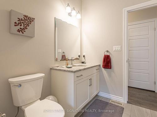 215 Cherry St, Ingersoll, ON - Indoor Photo Showing Bathroom