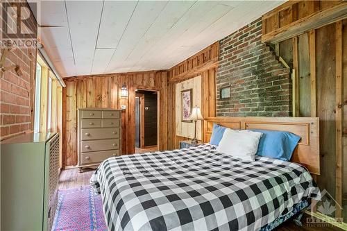 4370 Lords Mills Road, Prescott, ON - Indoor Photo Showing Bedroom