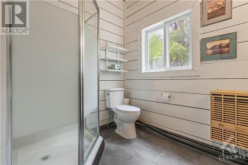 4370 Lords Mills Road, Prescott, ON - Indoor Photo Showing Bathroom