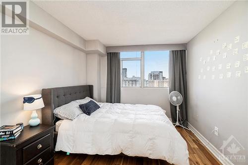530 Laurier Avenue W Unit#1409, Ottawa, ON - Indoor Photo Showing Bedroom