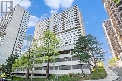 530 Laurier Avenue W Unit#1409, Ottawa, ON - Outdoor With Facade