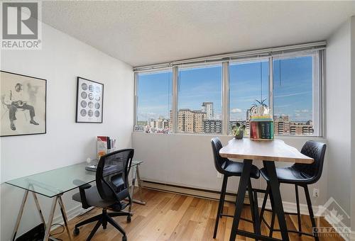 530 Laurier Avenue W Unit#1409, Ottawa, ON - Indoor Photo Showing Office