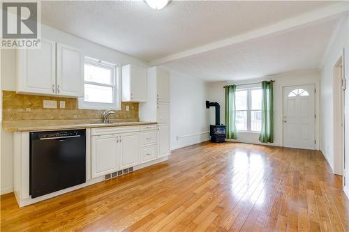 *virtually staged* - 307 Seventh Street E, Cornwall, ON - Indoor Photo Showing Kitchen