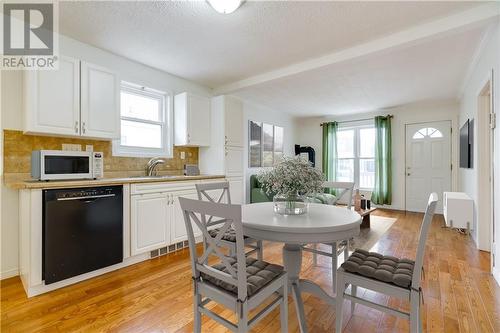 *virtually staged* - 307 Seventh Street E, Cornwall, ON - Indoor