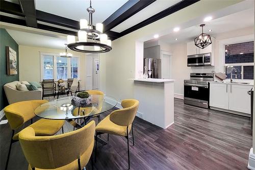 33 Cedar Avenue, Hamilton, ON - Indoor Photo Showing Dining Room