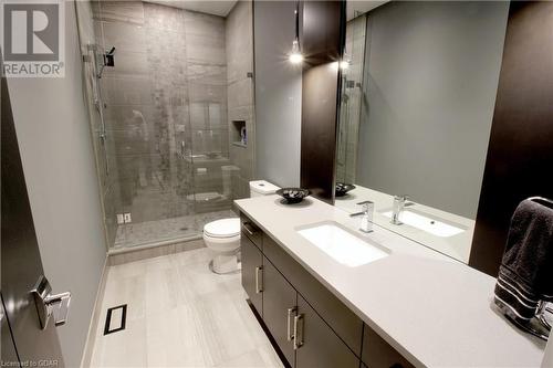 19 Dover Lane, Fergus, ON - Indoor Photo Showing Bathroom