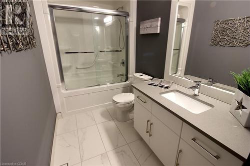 19 Dover Lane, Fergus, ON - Indoor Photo Showing Bathroom