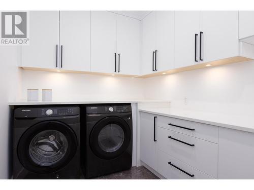 455 Redtail Court, Kelowna, BC - Indoor Photo Showing Laundry Room