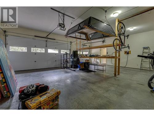 10830 Kalamalka Road, Coldstream, BC - Indoor Photo Showing Garage