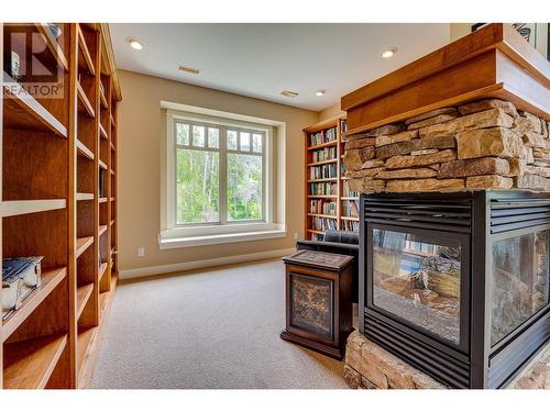 10830 Kalamalka Road, Coldstream, BC - Indoor With Fireplace