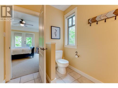 10830 Kalamalka Road, Coldstream, BC - Indoor Photo Showing Bathroom