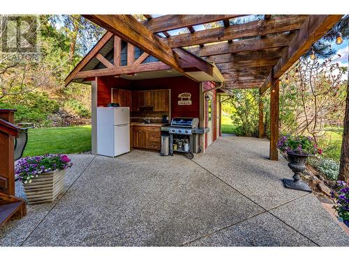 10830 Kalamalka Road, Coldstream, BC - Outdoor With Exterior