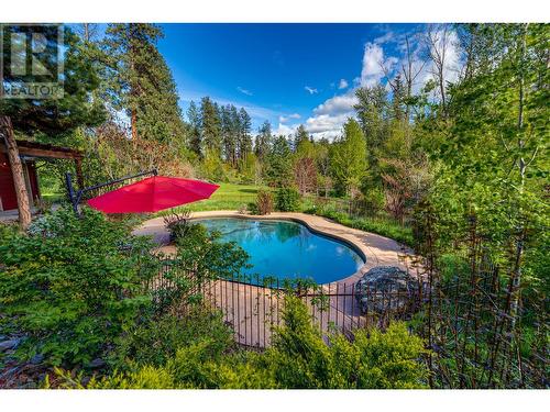 10830 Kalamalka Road, Coldstream, BC - Outdoor With In Ground Pool