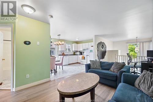 3733 Holburn, Windsor, ON - Indoor Photo Showing Living Room