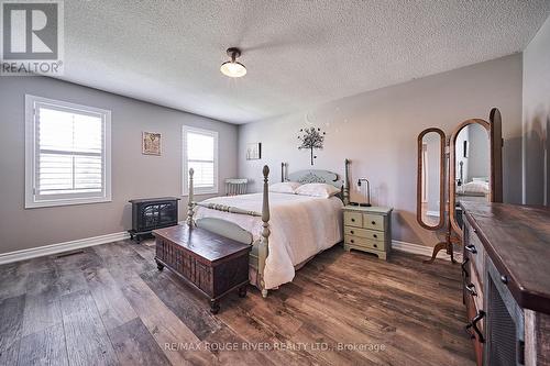 6 Greenwood Crescent, Kawartha Lakes, ON - Indoor Photo Showing Bedroom