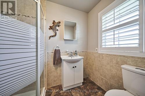 6 Greenwood Crescent, Kawartha Lakes, ON - Indoor Photo Showing Bathroom
