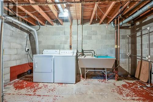 146 Princeton Drive, Hamilton, ON - Indoor Photo Showing Laundry Room