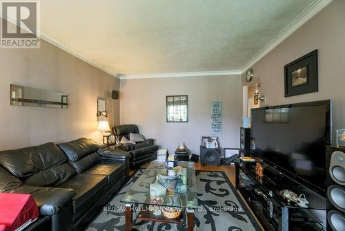 10 Flagstaff Road, Toronto, ON - Indoor Photo Showing Living Room