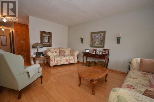 436 Frood Road, Sudbury, ON - Indoor Photo Showing Living Room