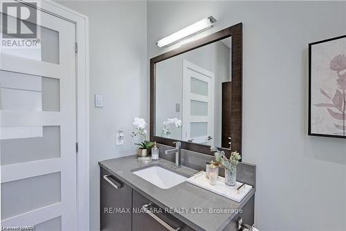 5 Melrose Drive, Niagara-On-The-Lake, ON - Indoor Photo Showing Bathroom