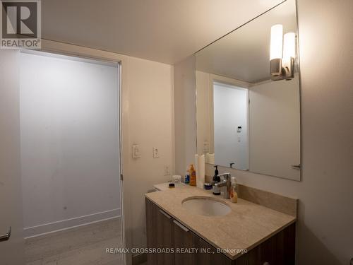 521 - 955 Bay Street, Toronto, ON - Indoor Photo Showing Bathroom