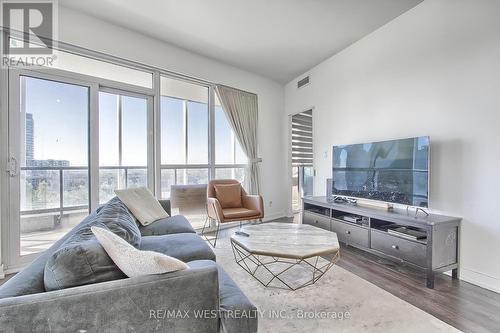 611 - 30 Ordnance Street, Toronto, ON - Indoor Photo Showing Living Room