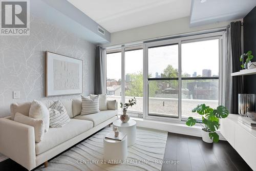 309 - 783 Bathurst Street, Toronto, ON - Indoor Photo Showing Living Room