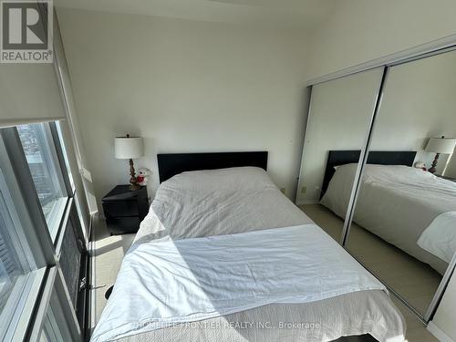 4909 - 832 Bay Street, Toronto, ON - Indoor Photo Showing Bedroom