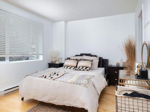 Chambre Ã Â coucher - 206-1200 Rue St-Jacques, Montréal (Ville-Marie), QC - Indoor Photo Showing Bedroom