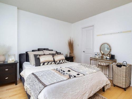 Chambre Ã Â coucher - 206-1200 Rue St-Jacques, Montréal (Ville-Marie), QC - Indoor Photo Showing Bedroom