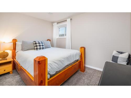 4616 Lachat Road, Wynndel, BC - Indoor Photo Showing Bedroom