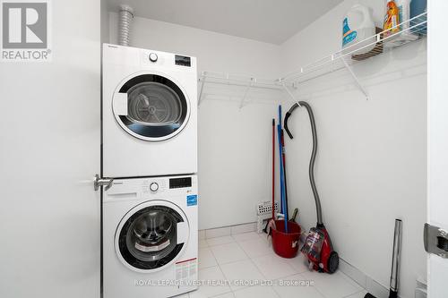 416 - 10 Gibbs Road, Toronto, ON - Indoor Photo Showing Laundry Room
