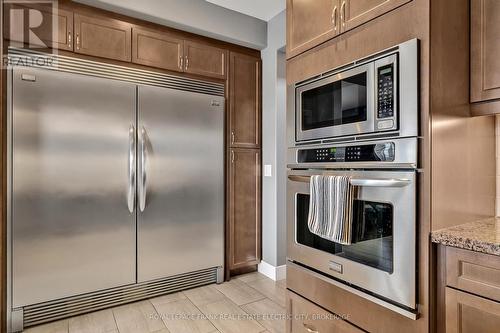1557 Cahill Drive, Peterborough, ON - Indoor Photo Showing Kitchen