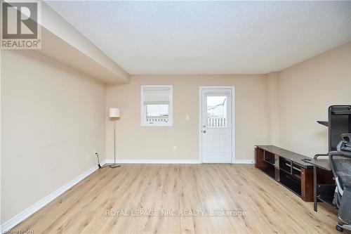 33 - 6117 Kelsey Crescent, Niagara Falls, ON - Indoor Photo Showing Other Room