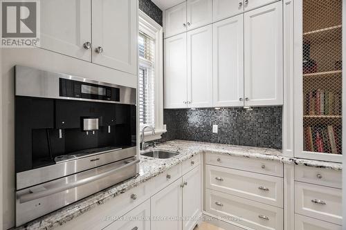 44 Fifeshire Road, Toronto, ON - Indoor Photo Showing Kitchen With Upgraded Kitchen