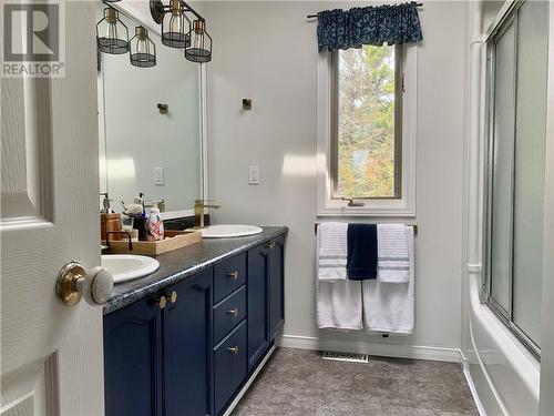 273 Square Bay Road, Spring Bay, ON - Indoor Photo Showing Bathroom