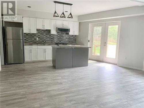 273 Square Bay Road, Spring Bay, ON - Indoor Photo Showing Kitchen With Upgraded Kitchen