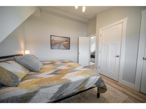 18 - 6324 Laurier Avenue, Wardner, BC - Indoor Photo Showing Bedroom