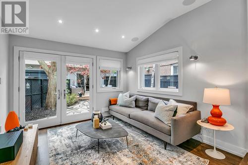 154 Highbourne Road, Toronto, ON - Indoor Photo Showing Living Room