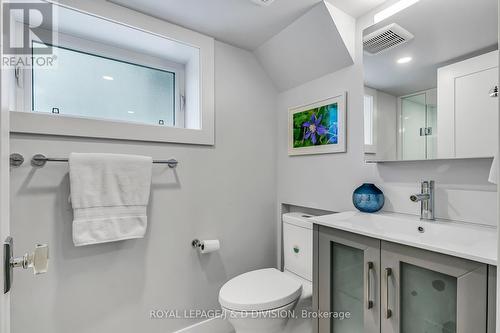 154 Highbourne Road, Toronto, ON - Indoor Photo Showing Bathroom