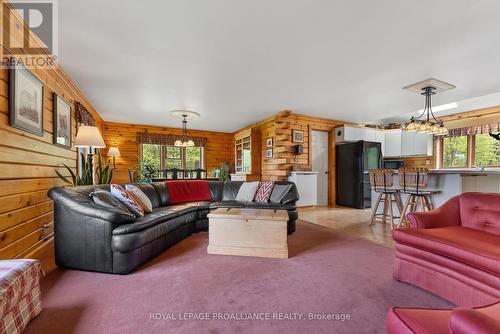 14892 Highway 62, Madoc, ON - Indoor Photo Showing Living Room