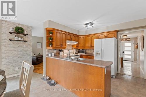 39 Northumberland Boulevard, Quinte West, ON - Indoor Photo Showing Kitchen