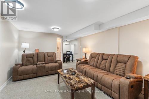 39 Northumberland Boulevard, Quinte West, ON - Indoor Photo Showing Living Room