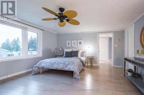 1692 North Big Island Road, Prince Edward County, ON - Indoor Photo Showing Bedroom