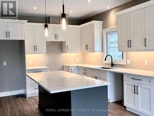 80 Homestead Drive, Niagara-On-The-Lake, ON - Indoor Photo Showing Kitchen With Upgraded Kitchen