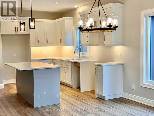 80 Homestead Drive, Niagara-On-The-Lake, ON - Indoor Photo Showing Kitchen With Upgraded Kitchen