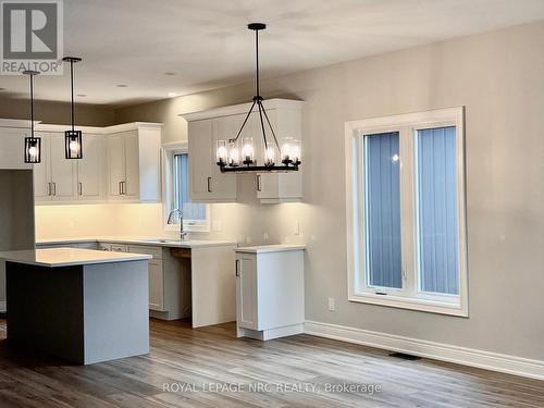 80 Homestead Drive, Niagara-On-The-Lake, ON - Indoor Photo Showing Kitchen With Upgraded Kitchen