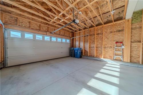 226 Tyson Trail, Winnipeg, MB - Indoor Photo Showing Garage